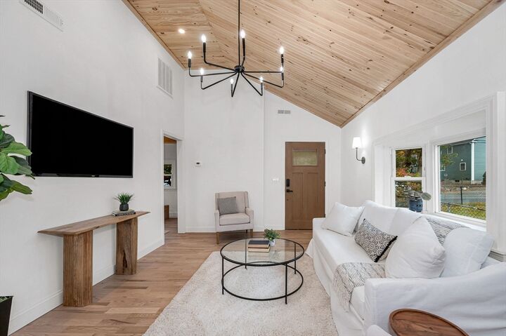 Property Photo: 106 Glen Road MA 01887
