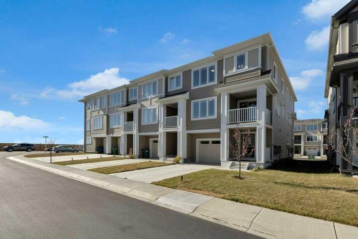 Property Photo: 827 Windbury Street SW AB T4B 3T1
