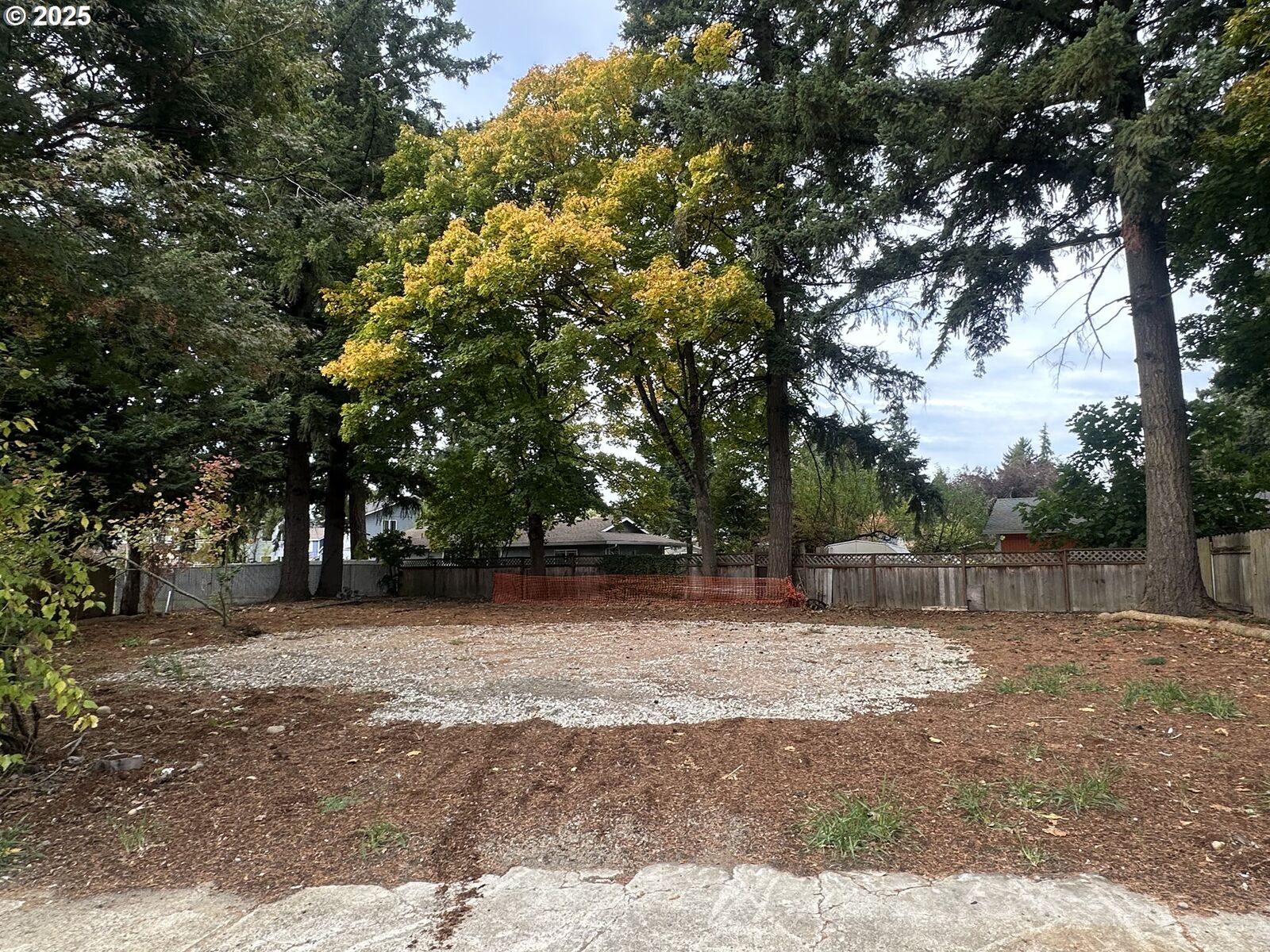 Property Photo: 3905 SE 147th Ave OR 97236