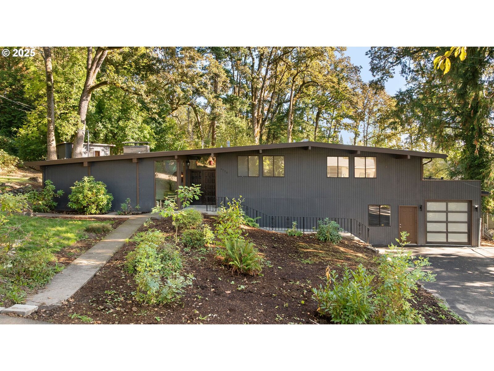 Property Photo:  4778 SE Naef Rd  OR 97267 