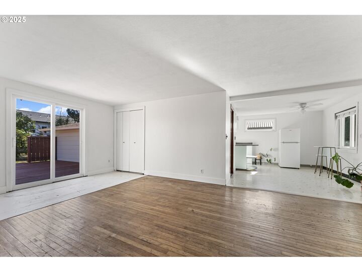 Property Photo:  3040 SE 136th Ave  OR 97236