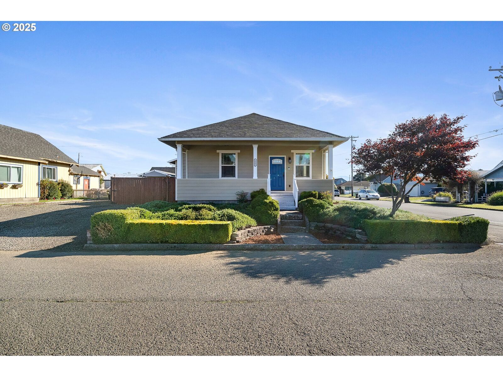 Property Photo:  315 Birch Ave  OR 97141 