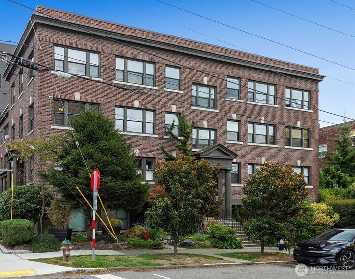 1136  13th Avenue 305  Seattle WA 98122 photo