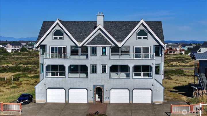 Property Photo: 1599 E Ocean Shores Boulevard 3 WA 98569