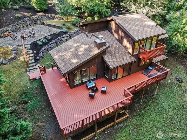 Property Photo: 1059 Greenwood Boulevard SW WA 98027