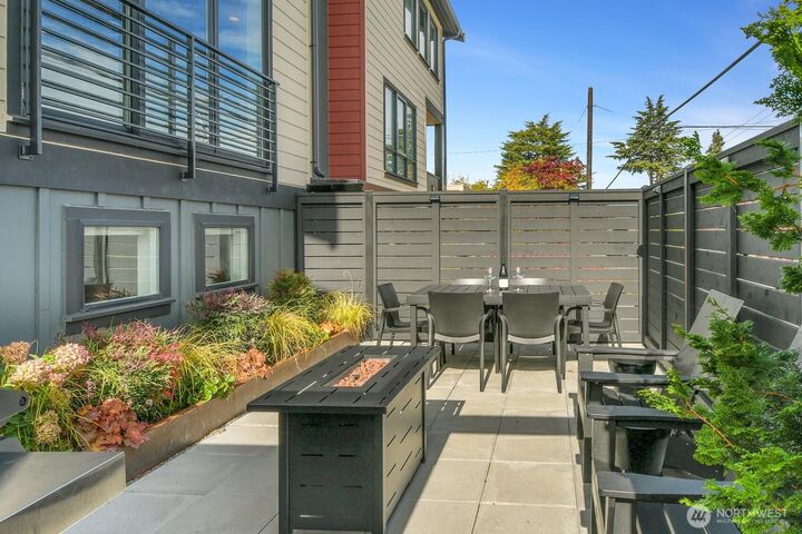 Property Photo: 302 6th Avenue S WA 98020