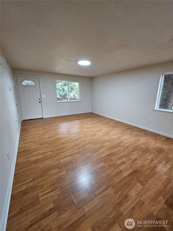 Property Photo:  571 E Wood Lane  WA 98584 