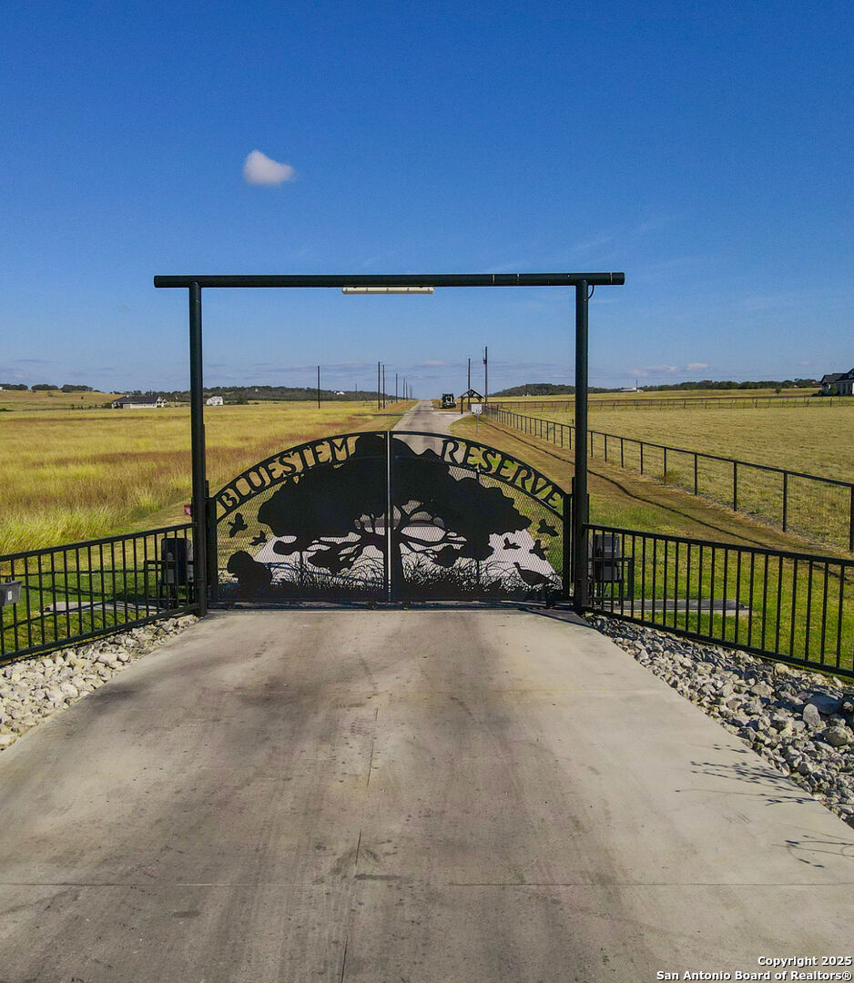 Property Photo: 1271 Branch Rd TX 78155