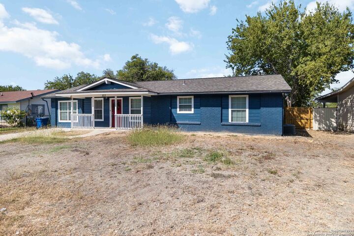 Property Photo: 523 Scates TX 78227