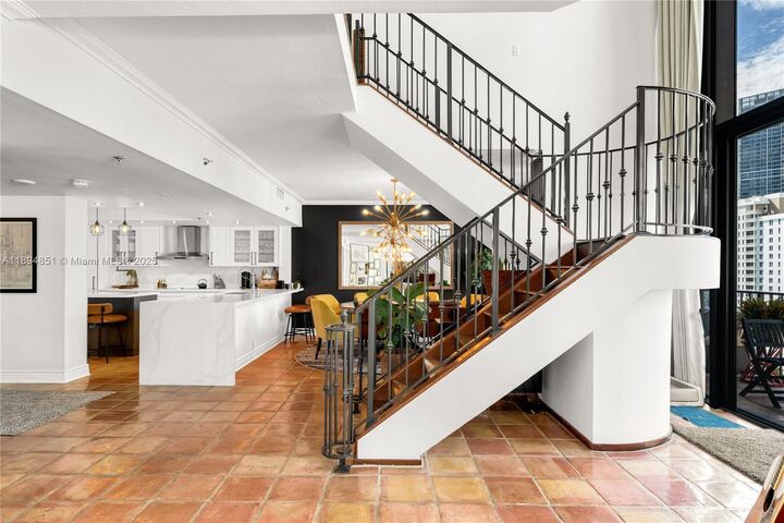Property Photo: 520 Brickell Key Dr Aph00 FL 33131