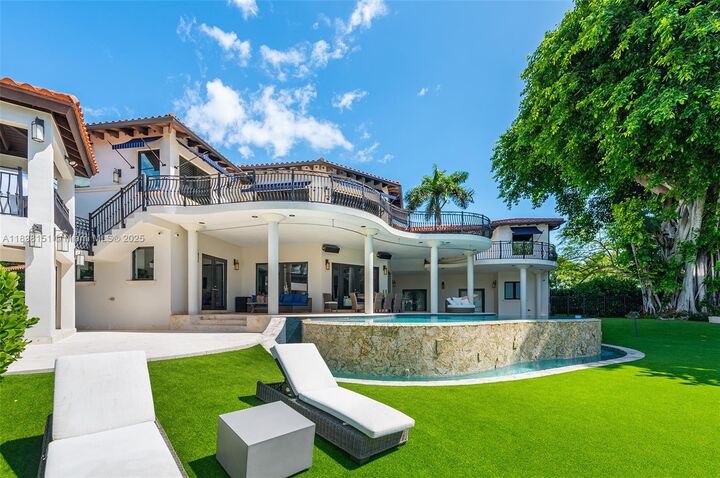 Property Photo: 6700 Granada Blvd FL 33146