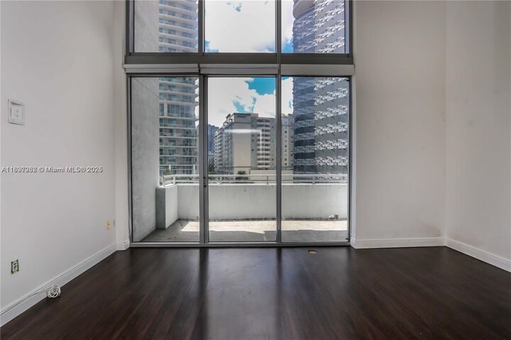 Property Photo: 1050 Brickell Ave 414 FL 33131