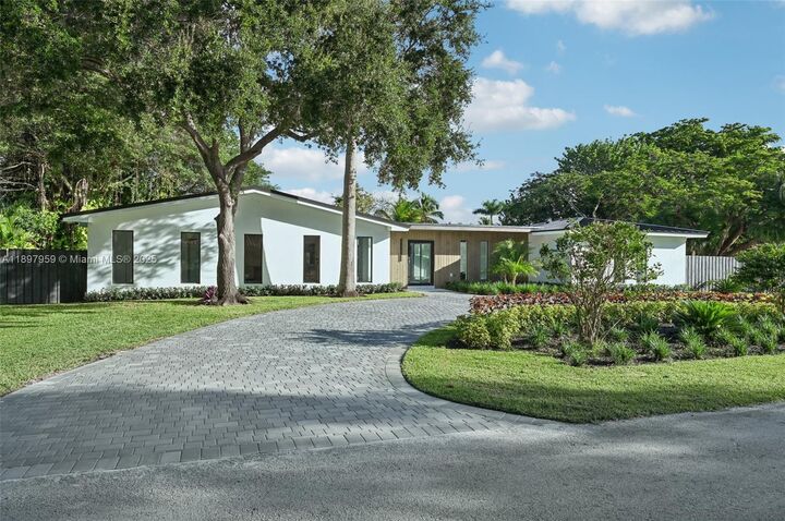 7805 SW 165th St  Palmetto Bay FL 33157 photo