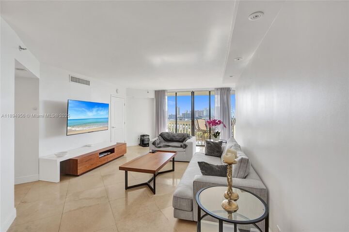 Property Photo: 1000 E Island Blvd 1403 FL 33160