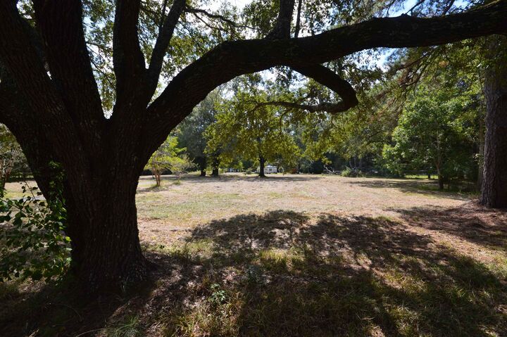 Property Photo:  2872 Colonial Dr.  TX 77625