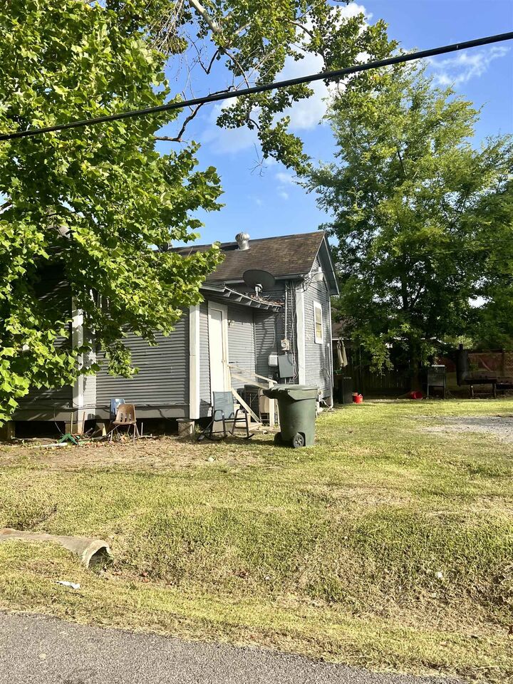 Property Photo:  3906 Lou St.  TX 77705