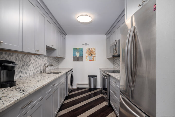 Property Photo:  157 Kings Highway E  CT 06460