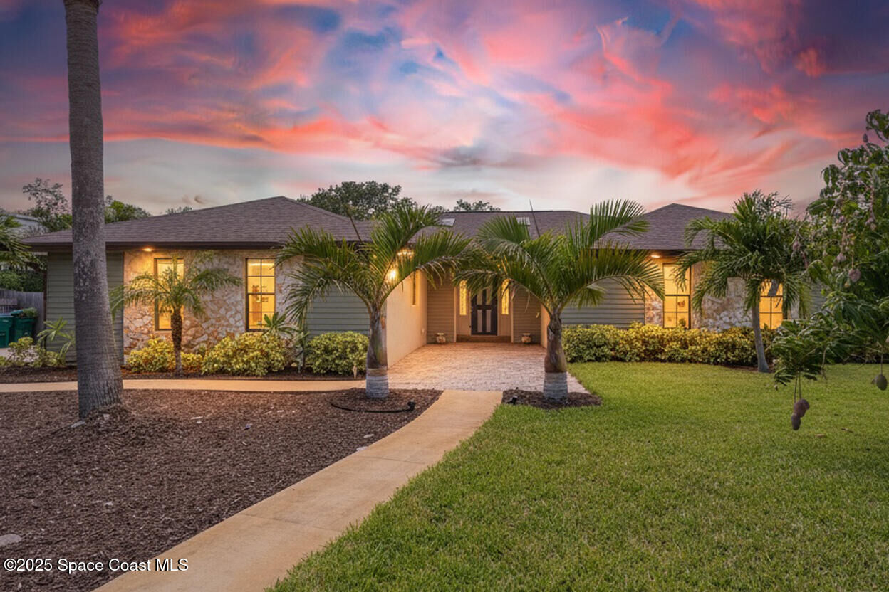 Property Photo:  7 Inwood Way  FL 32937 
