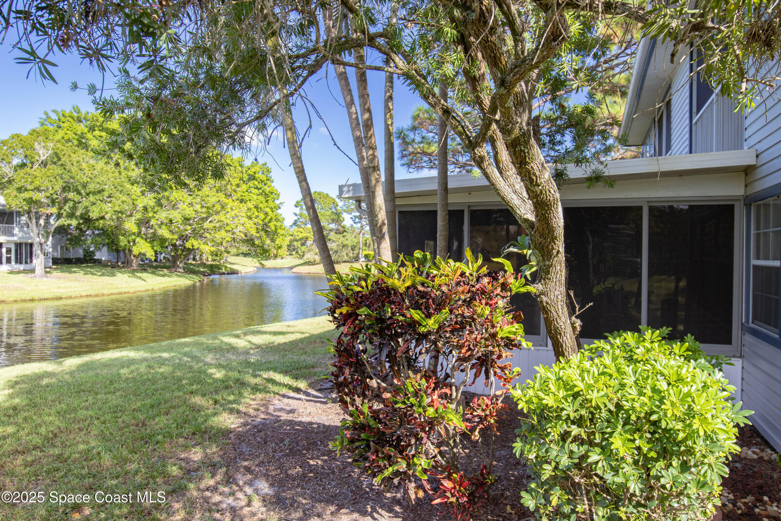 Property Photo: 4870 Lake Waterford Way Way W FL 32901