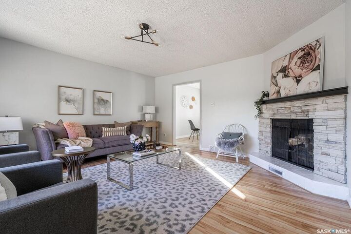 Property Photo: 2512 Melrose Avenue SK S7J 0V6