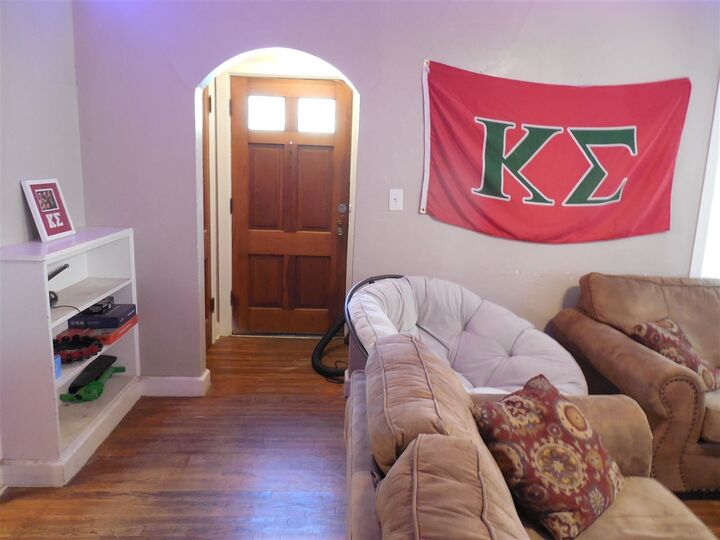 Property Photo:  913 &Amp 913 1/2 W 10th  OK 74074