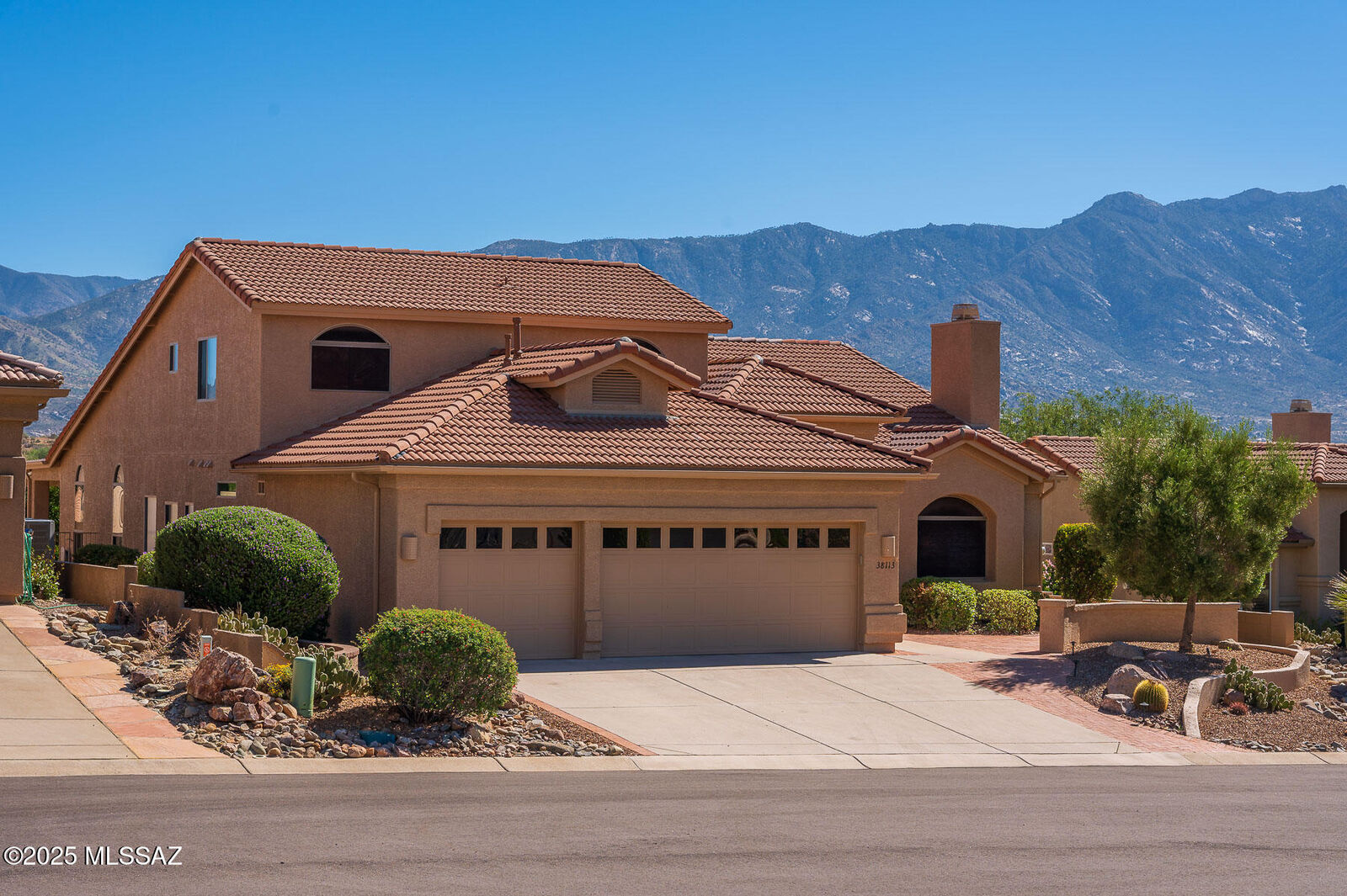 Property Photo: 38113 S Granite Crest Drive AZ 85739