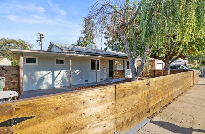 Property Photo:  820 N Floral Street  CA 93291 
