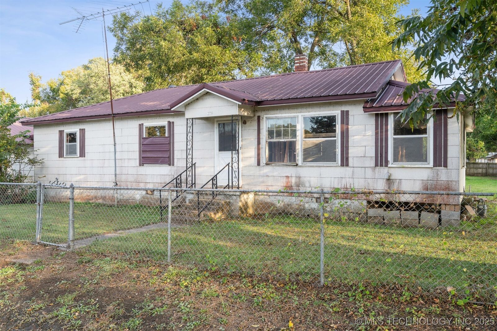 Property Photo: 209 W McCorkle Street OK 74470
