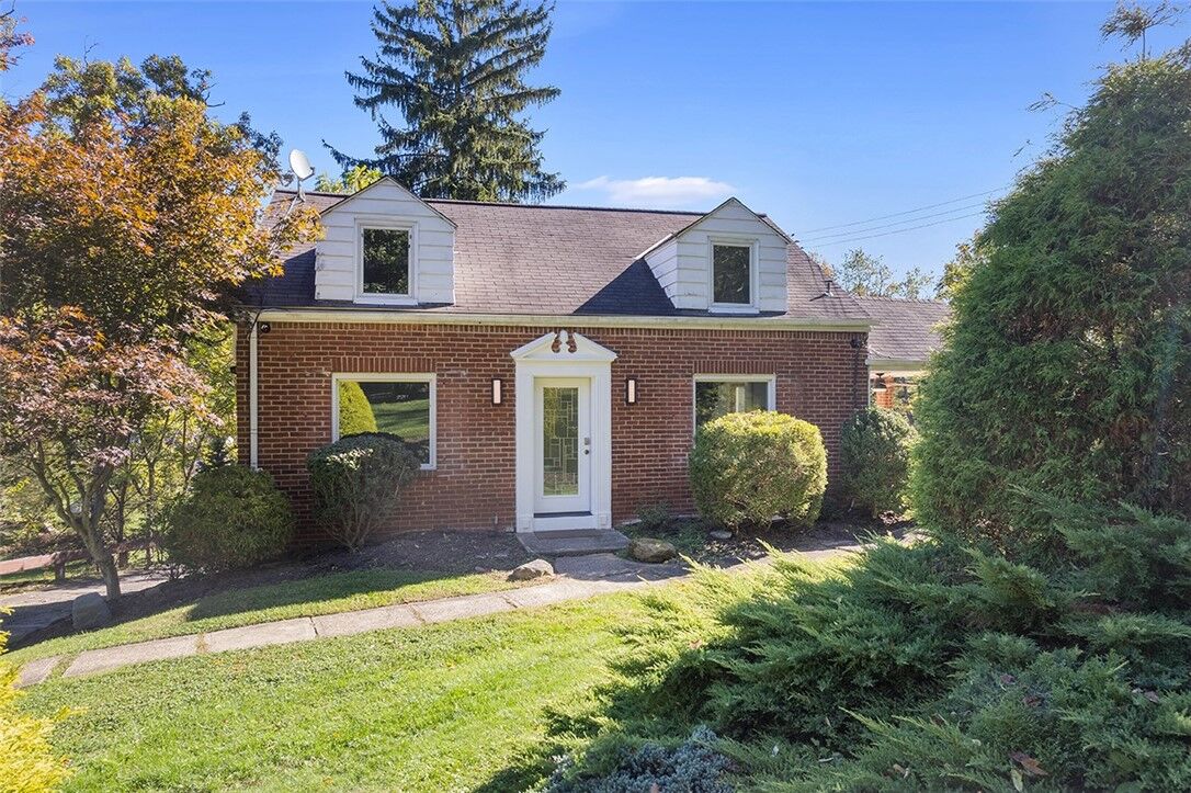 Property Photo:  308 Byron Rd  PA 15237 