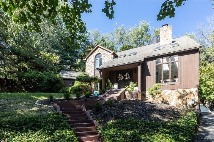 Property Photo: 227 Meadowfield Ln PA 15025