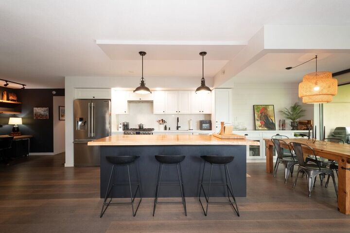 683 W Victoria Park 308  North Vancouver BC V7M 0A2 photo