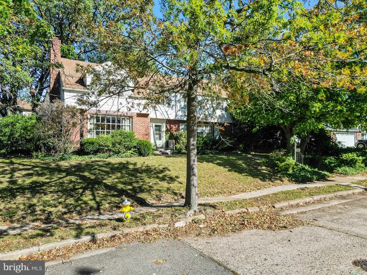 Property Photo:  1506 Hollinshed Avenue  NJ 08110