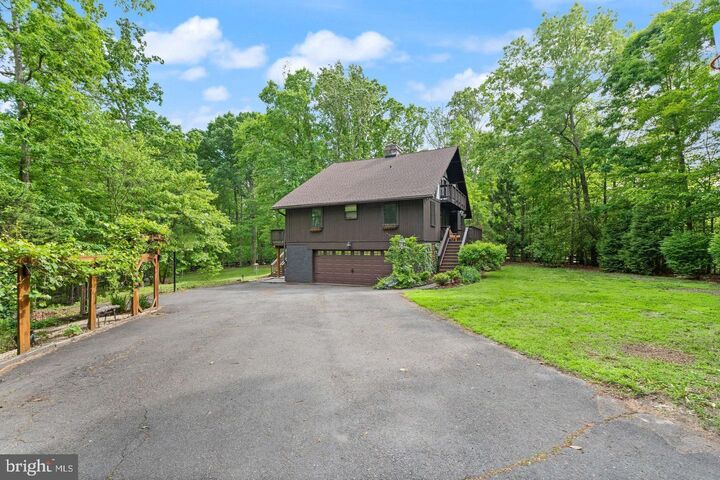 Property Photo: 11713 Henderson Road VA 20124