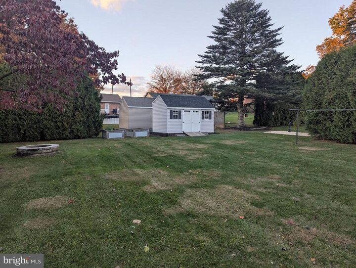 Property Photo:  15 Clearview Dr  PA 17042
