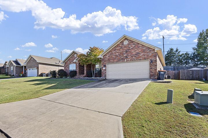 Property Photo: 140 Hawthorne Lane AR 72802