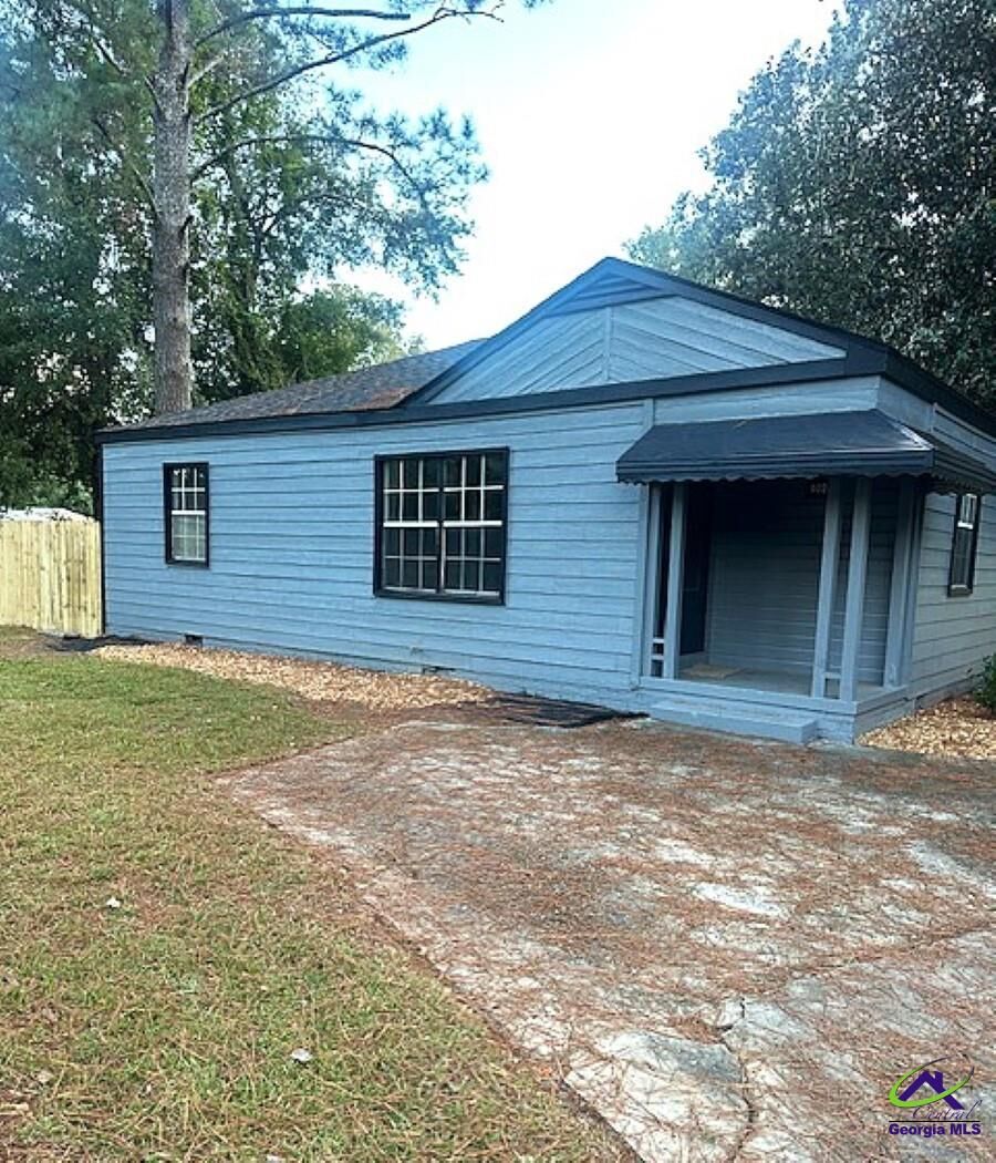 Property Photo:  102 Camellia Circle  GA 31093 
