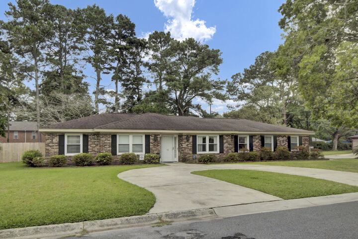 Property Photo: 13 Ashland Drive SC 29407