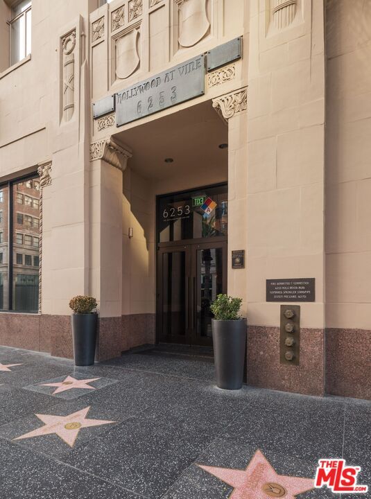 Property Photo:  6253 Hollywood Blvd  CA 90028 