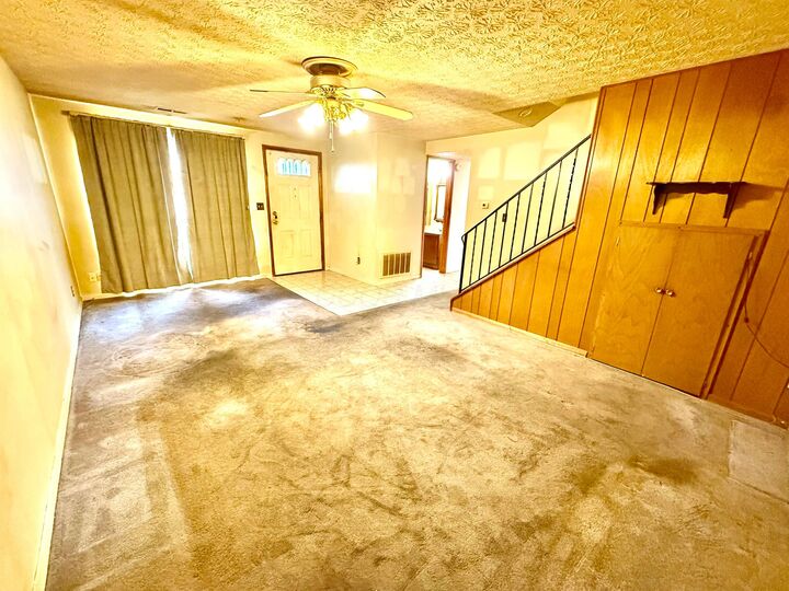 Property Photo: 3812 Charbonnett Court OH 43232