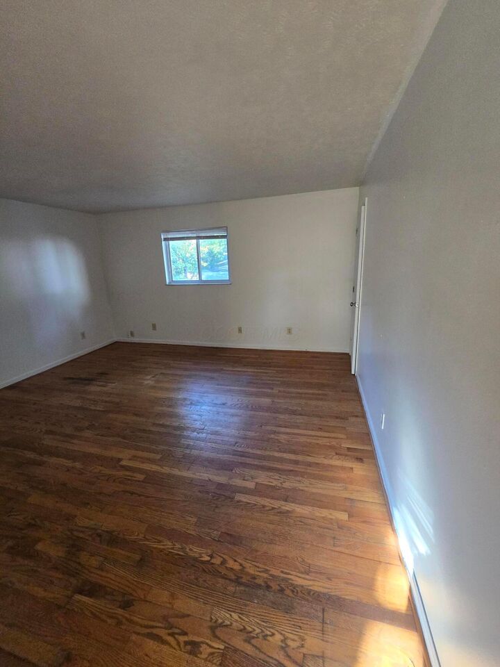 Property Photo: 497 E Oakland Avenue OH 43202