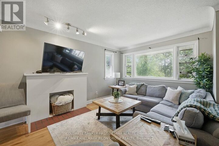 Photo de la propriété: 63 Crownhill Street ON K1J 7K7