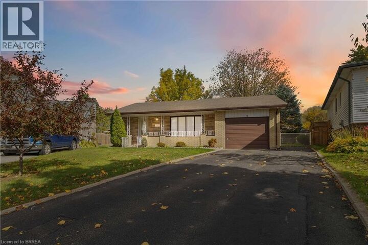 11 Sigurd Jensen Court  Brantford ON N3R 6Y8 photo