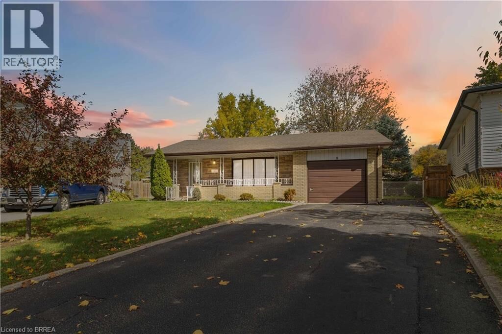 Property Photo:  11 Sigurd Jensen Court  ON N3R 6Y8
