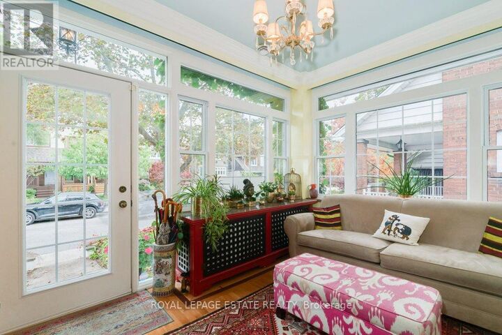 Property Photo:  314 Scarborough Road  ON M4E 3M8