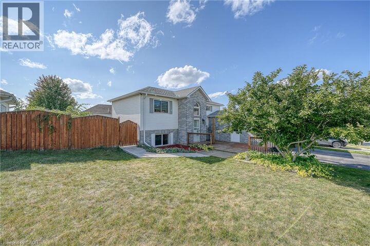 Property Photo:  50 Pebble Beach Court  ON N4S 8X2 