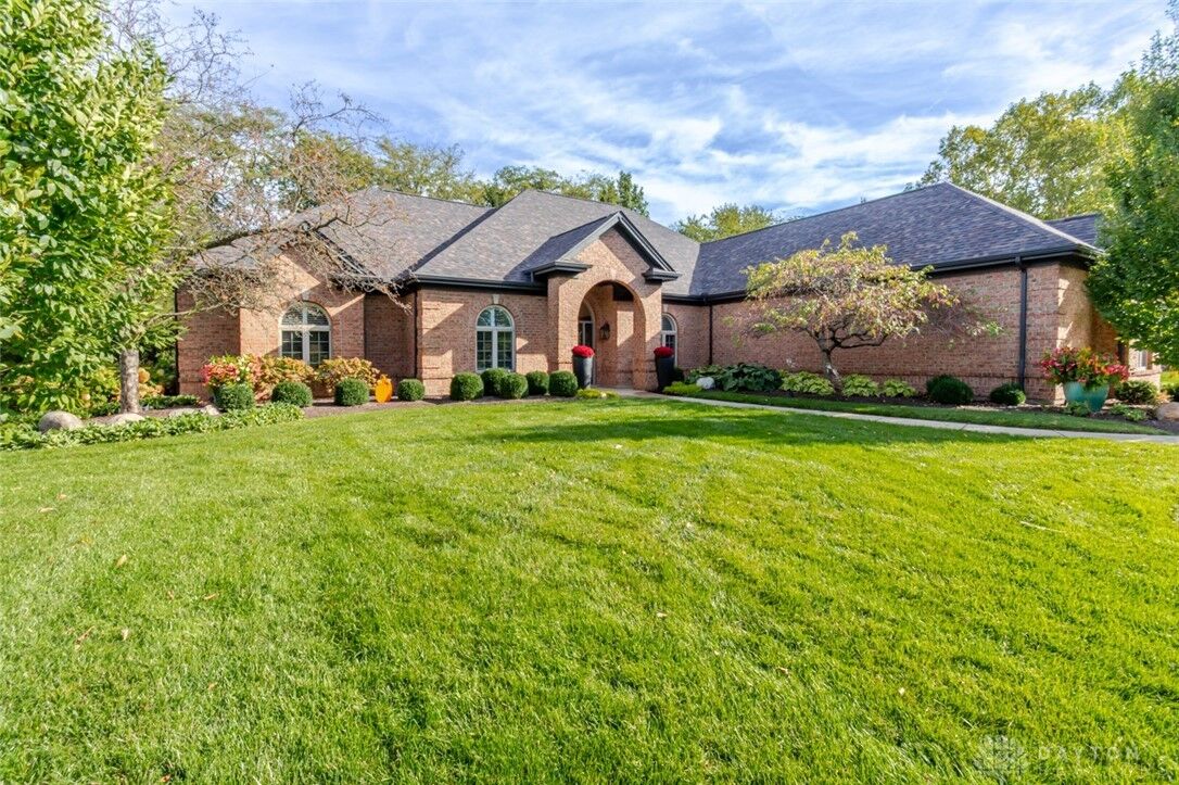 Property Photo:  1053 Charter Place  OH 45458 