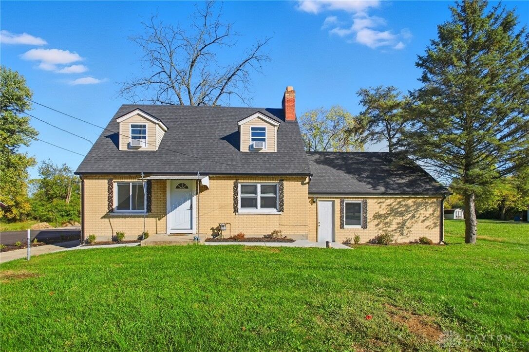 Property Photo: 2512 Harshman Road OH 45424