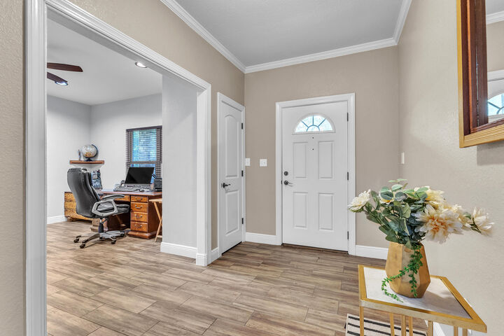 Property Photo: 5406 Steele Road FL 32531