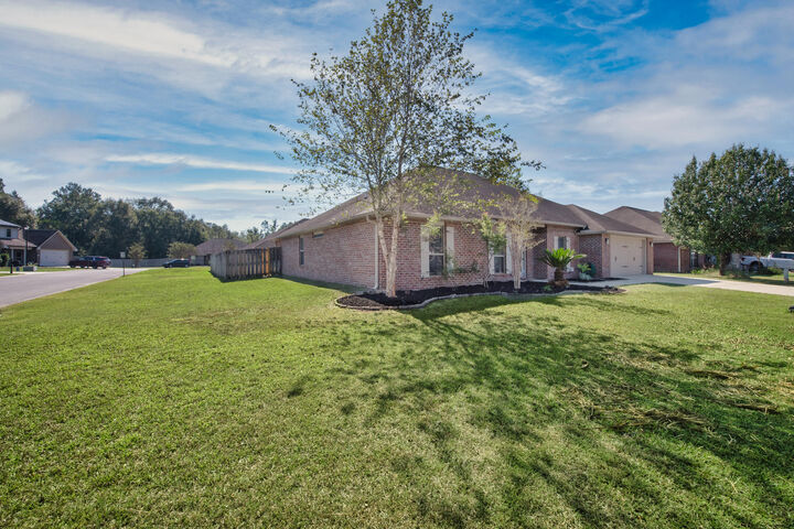 Property Photo: 4537 Annabelle Lane Lane FL 32539