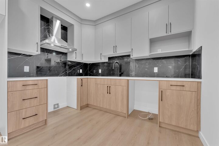 Property Photo: 3608 39 Avenue AB T4X 2C5